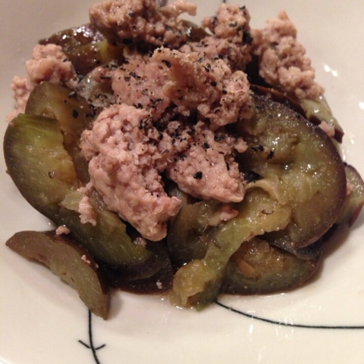 レンジで簡単♪なすと豚ひき肉の蒸し煮